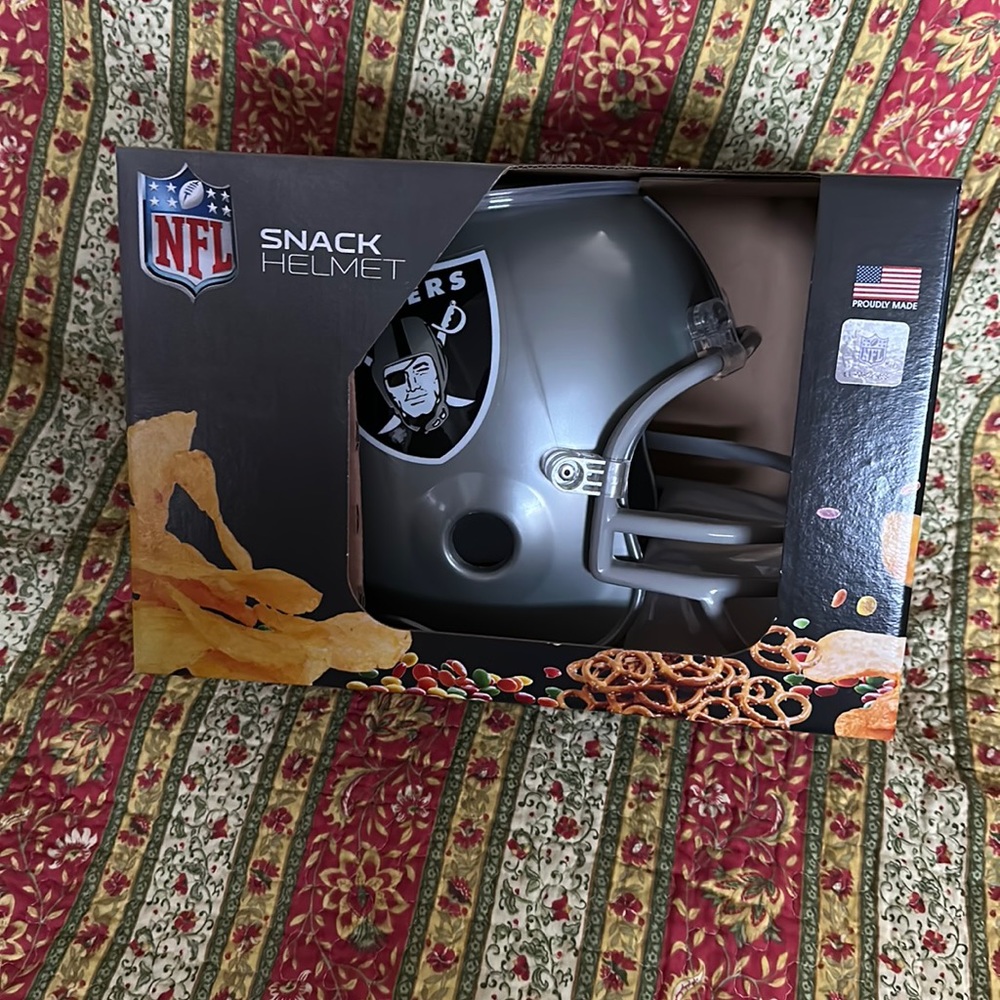 NWT NFL Snack Helmet Large Raiders